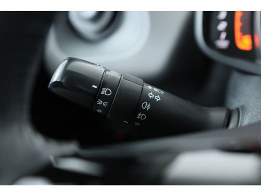 Peugeot 108 1.0 e-VTi Active | Airco | Elektrische Ramen | Bluetooht | Unieke Kilometerstand | Mistlampen ActivLease financial lease