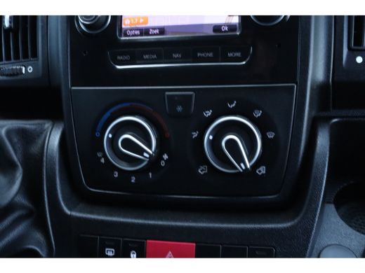 Peugeot Boxer 333 2.2 BlueHDi 140 L2H2 Premium | Cruise Control | Trekhaak | Navi | Carplay | Camera | ActivLease financial lease