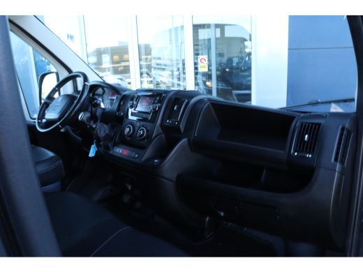 Peugeot Boxer 435 2.2 BlueHDi 165 L2H2 Zwaar Premium | Cruise Control | Trekhaak | Navi | Sidebars | Airco ActivLease financial lease