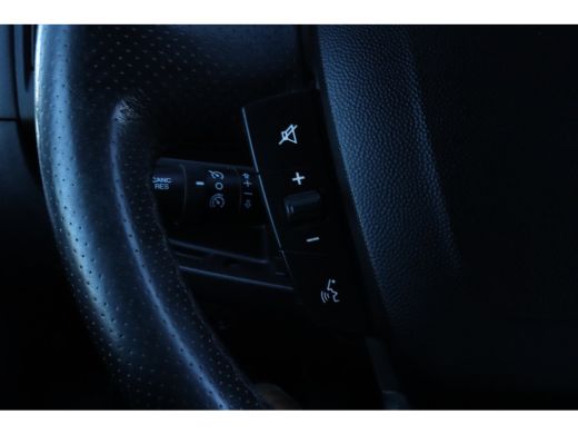 Peugeot Boxer 435 2.2 BlueHDi 165 L2H2 Zwaar Premium | Cruise Control | Trekhaak | Navi | Sidebars | Airco ActivLease financial lease