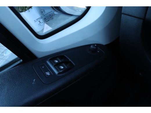 Peugeot Boxer 435 2.2 BlueHDi 165 L2H2 Zwaar Premium | Cruise Control | Trekhaak | Navi | Sidebars | Airco ActivLease financial lease