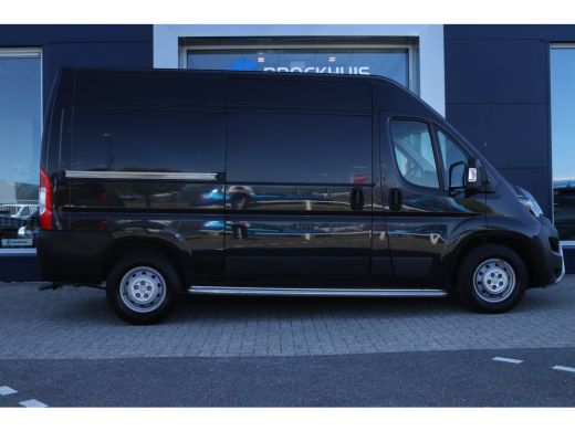 Peugeot Boxer 435 2.2 BlueHDi 165 L2H2 Zwaar Premium | Cruise Control | Trekhaak | Navi | Sidebars | Airco ActivLease financial lease