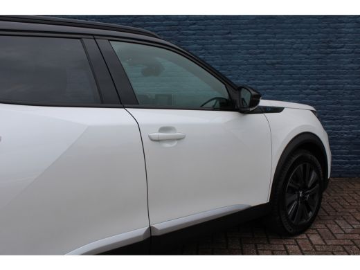 Peugeot e-2008 EV GT 50 kWh | Navigatie | Camera | Panorama/schuifdak | Fase 3 | Stoelverwarming | BTW | All sea... ActivLease financial lease