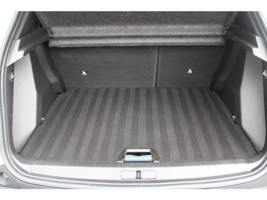 Peugeot e-2008 EV GT 50 kWh | Navigatie | Camera | Panorama/schuifdak | Fase 3 | Stoelverwarming | BTW | All sea... ActivLease financial lease