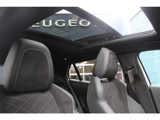 Peugeot e-2008 EV GT 50 kWh | Navigatie | Camera | Panorama/schuifdak | Fase 3 | Stoelverwarming | BTW | All sea... ActivLease financial lease