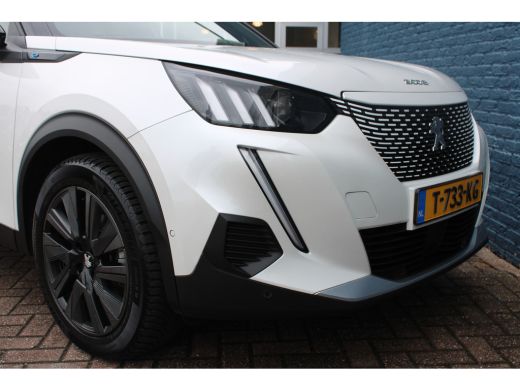 Peugeot e-2008 EV GT 50 kWh | Navigatie | Camera | Panorama/schuifdak | Fase 3 | Stoelverwarming | BTW | All sea... ActivLease financial lease