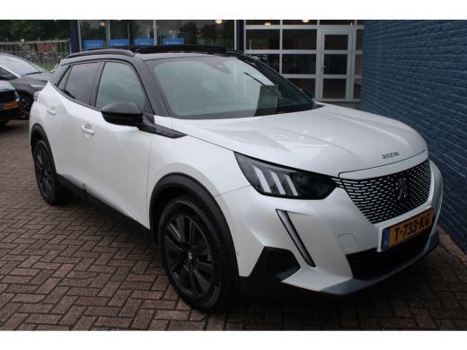 Peugeot e-2008 EV GT 50 kWh | Navigatie | Camera | Panorama/schuifdak | Fase 3 | Stoelverwarming | BTW | All sea... ActivLease financial lease