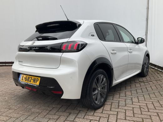 Peugeot e-208 EV Allure 50 kWh Apple Camera Carplay Orig.NL ActivLease financial lease