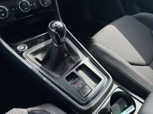 Seat Leon 1.4 EcoTSI FR Business Intense | 150Pk | Full LED | trekhaak | Clima | Navi | PDC | ActivLease financial lease