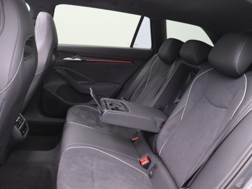 Skoda Superb Combi 1.5 TSI PHEV Sportline Business Pano-Schuifdak, Matrix LED-verlichting, Achteruitrijcamera,... ActivLease financial lease