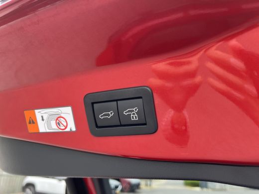 Toyota C-HR 1.8 Hybrid 140 First Edition | Navigatie | Apple CarPlay/Android auto | 360 graden camera | Elekt... ActivLease financial lease