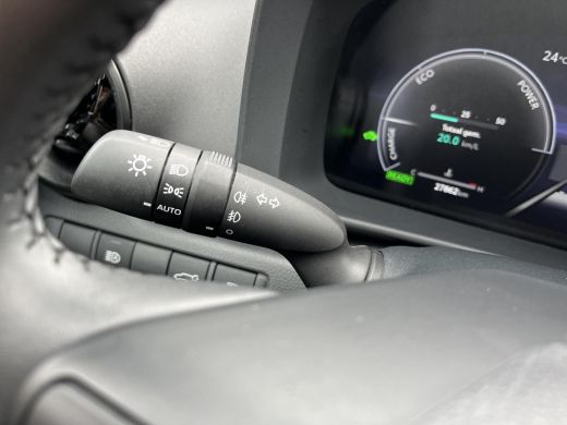 Toyota C-HR 1.8 Hybrid 140 First Edition | Navigatie | Apple CarPlay/Android auto | 360 graden camera | Elekt... ActivLease financial lease