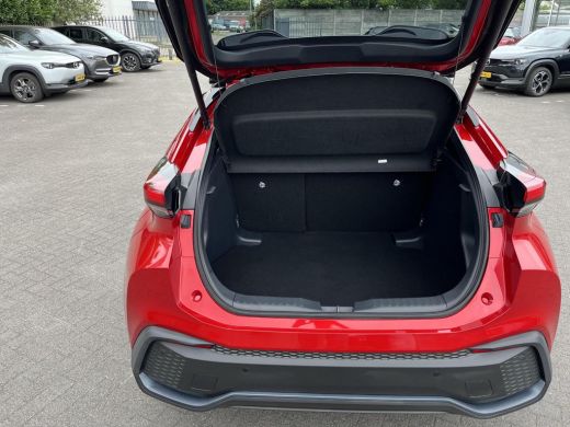 Toyota C-HR 1.8 Hybrid 140 First Edition | Navigatie | Apple CarPlay/Android auto | 360 graden camera | Elekt... ActivLease financial lease