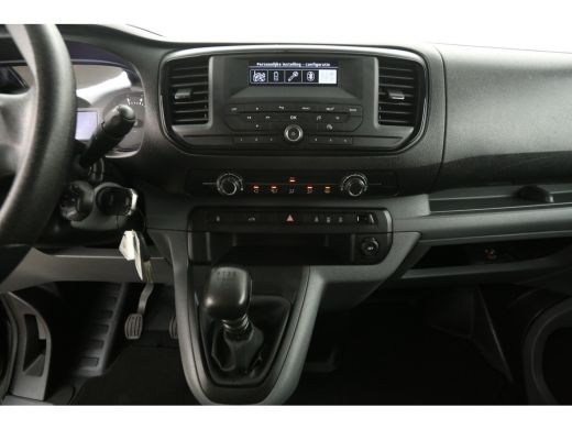 Toyota ProAce 1.5 D-4D L2H1 Airco Camera Cruise 3 Persoons Elektrpakket Trekhaak ActivLease financial lease