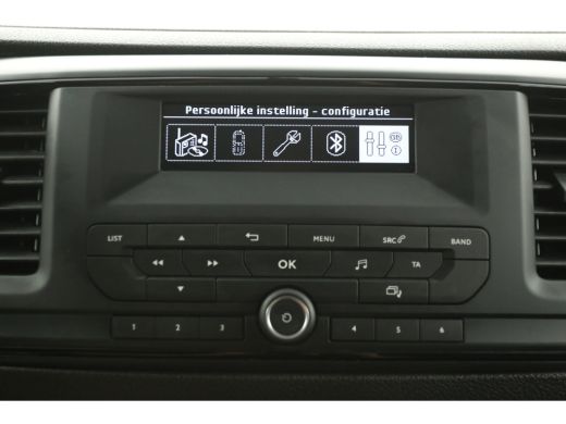 Toyota ProAce 1.5 D-4D L2H1 Airco Camera Cruise 3 Persoons Elektrpakket Trekhaak ActivLease financial lease