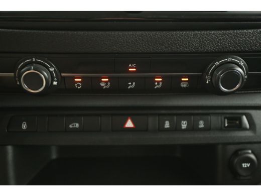 Toyota ProAce 1.5 D-4D L2H1 Airco Camera Cruise 3 Persoons Elektrpakket Trekhaak ActivLease financial lease