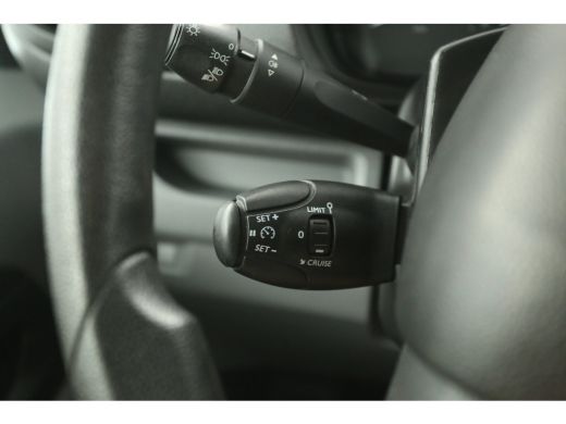 Toyota ProAce 1.5 D-4D L2H1 Airco Camera Cruise 3 Persoons Elektrpakket Trekhaak ActivLease financial lease