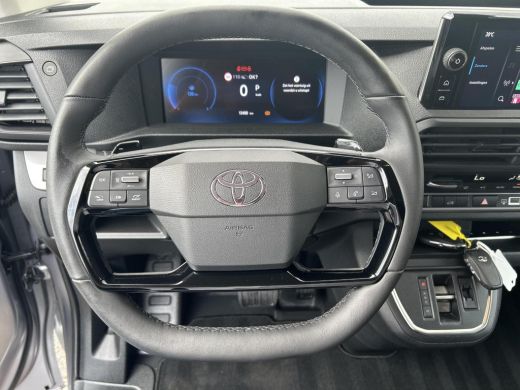 Toyota ProAce 2.0 D-4D L2 Professional Inclusief trekhaak en betimmering (zie foto's laadruimte) ActivLease financial lease