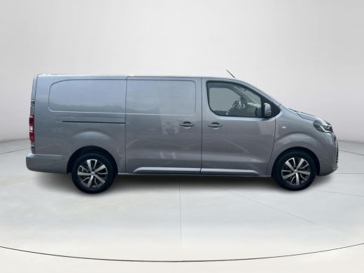 Toyota ProAce 2.0 D-4D L2 Professional Inclusief trekhaak en betimmering (zie foto's laadruimte) ActivLease financial lease