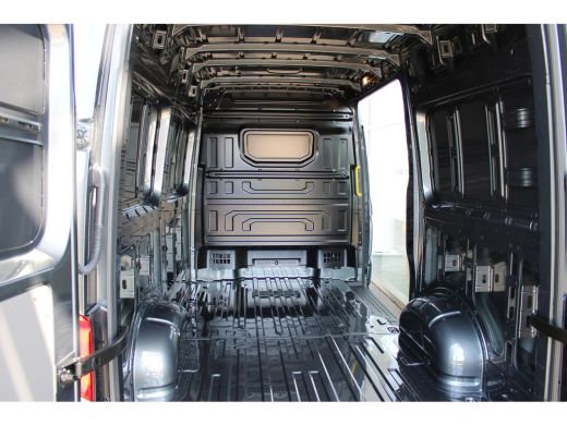 Volkswagen Crafter 35 2.0 TDI L3H3 Exclusive | BPM VRIJ | Navigatie | Carplay | Camera achter | Diefstalalarm | ACC ... ActivLease financial lease