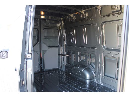 Volkswagen Crafter 35 2.0 TDI L3H3 Exclusive | BPM VRIJ | Navigatie | Carplay | Camera achter | Diefstalalarm | ACC ... ActivLease financial lease