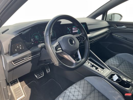 Volkswagen Golf 1.5 eTSI R-Line Business+ Automaat Sfeerverl Stoel/Stuurverw Adap.Cruise Uitstraling! ActivLease financial lease