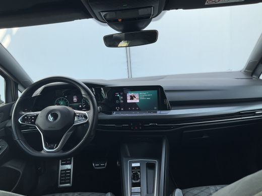 Volkswagen Golf 1.5 eTSI R-Line Business+ Automaat Sfeerverl Stoel/Stuurverw Adap.Cruise Uitstraling! ActivLease financial lease