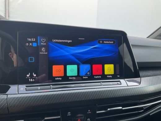 Volkswagen Golf 1.5 eTSI R-Line Business+ Automaat Sfeerverl Stoel/Stuurverw Adap.Cruise Uitstraling! ActivLease financial lease