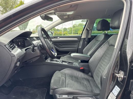 Volkswagen Passat 1.4 TSI PHEV GTE Business | 218 Pk | DCC | A-Camera | ERGO | Trekhaak | ActivLease financial lease