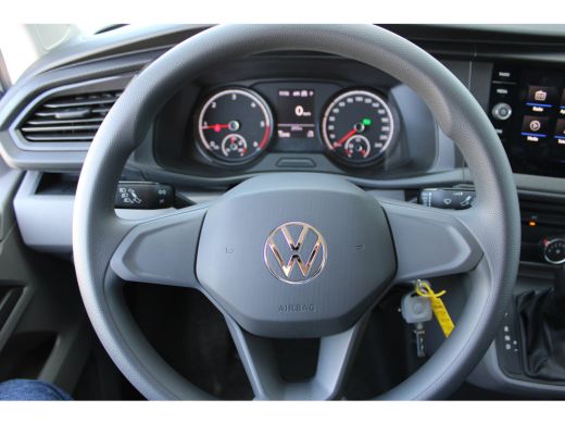 Volkswagen Transporter L2 | 2.0 TDI 150 PK | DSG Automaat | Cruise | NAVI | PDC v+a | Airco | Stoelverwarming | App Conn... ActivLease financial lease
