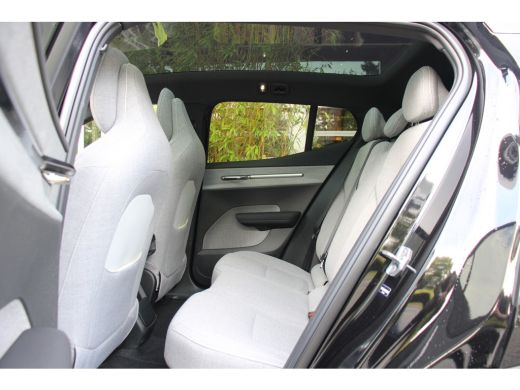 Volvo  EX30 272PK Extended Range Ultra 69 kWh | Panoramadak | Getint Glas | Adap. Cruise | 19'' | 360 Camera ... ActivLease financial lease
