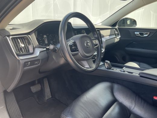 Volvo  V60 2.0 B3 Aut8 Business Pro Afn.Trekhaak Leder BLIS Stoel/Stuurverw. 1Eig Intellisafe ActivLease financial lease