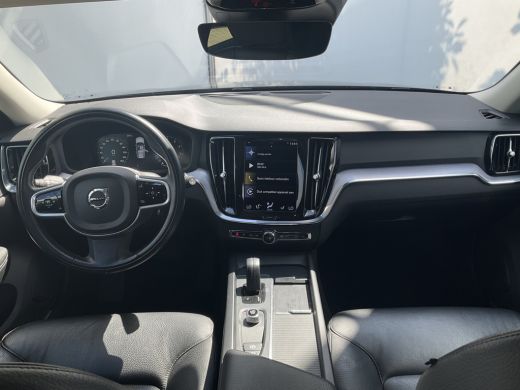 Volvo  V60 2.0 B3 Aut8 Business Pro Leer Trekhaak(1800) BLIS Stoel/Stuurverw. 1Eig Intellisafe ActivLease financial lease