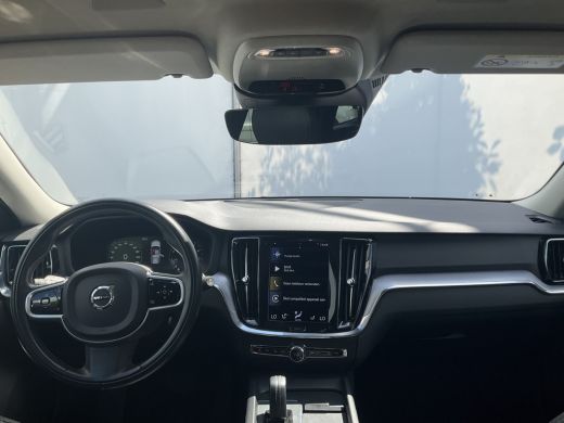 Volvo  V60 2.0 B3 Aut8 Business Pro Leer Trekhaak(1800) BLIS Stoel/Stuurverw. 1Eig Intellisafe ActivLease financial lease