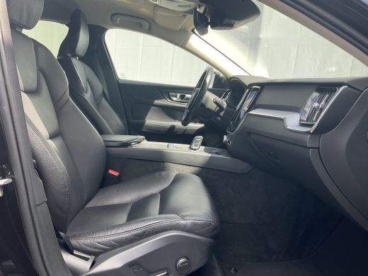 Volvo  V60 2.0 B3 Aut8 Business Pro Afn.Trekhaak Leder BLIS Stoel/Stuurverw. 1Eig Intellisafe ActivLease financial lease