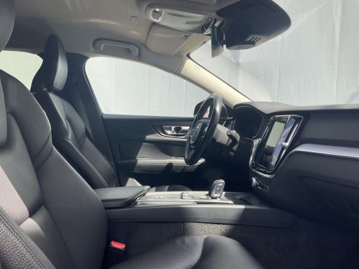 Volvo  V60 2.0 B3 Aut8 Business Pro Afn.Trekhaak Leder BLIS Stoel/Stuurverw. 1Eig Intellisafe ActivLease financial lease