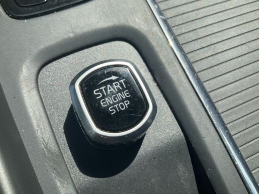 Volvo  V60 2.0 B3 Aut8 Business Pro Leer Trekhaak(1800) BLIS Stoel/Stuurverw. 1Eig Intellisafe ActivLease financial lease