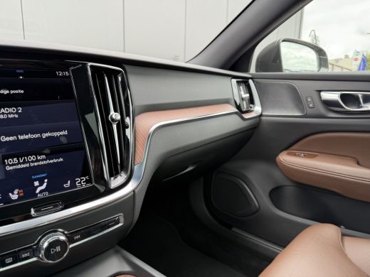 Volvo  V60 2.0 B3 Inscription | Panoramadak | Trekhaak | Harman/Kardon | Leder | 360 Camera ActivLease financial lease