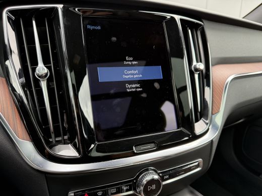 Volvo  V60 2.0 B3 Inscription | Panoramadak | Trekhaak | Harman/Kardon | Leder | 360 Camera ActivLease financial lease