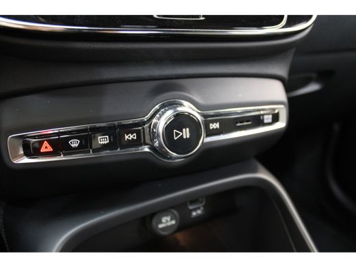 Volvo  XC40 T4 211PK Core Bright | Cruise Control | Parkeercamera | High Performance Audio | Parkeersensoren ... ActivLease financial lease