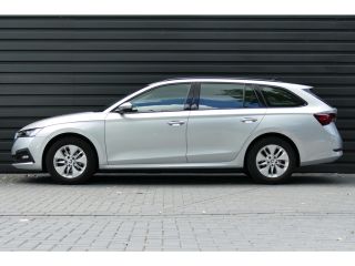 Skoda Octavia Combi 1.0 E-TSI 110PK BUSINESS EDITION / NAVI / LED / PDC / 16"LMV / CLIMA / BLUETOOTH / CRUISECO...