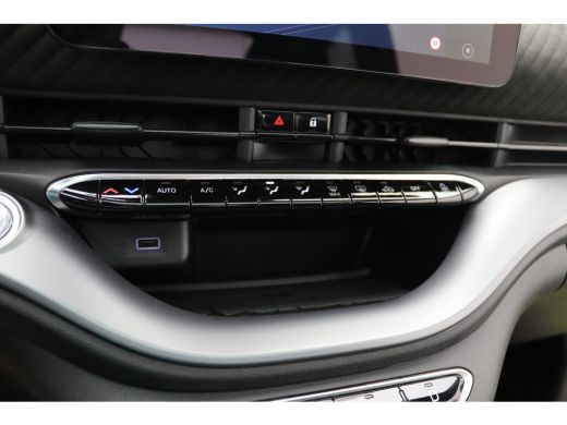 Abarth 500 Turismo 42 kWh Scorpion Design| 11 kW lader | Achterbank in delen neerklapbaar | Achteruitrijcamera ActivLease financial lease