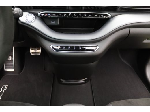 Abarth 500 Turismo 42 kWh Scorpion Design| 11 kW lader | Achterbank in delen neerklapbaar | Achteruitrijcamera ActivLease financial lease