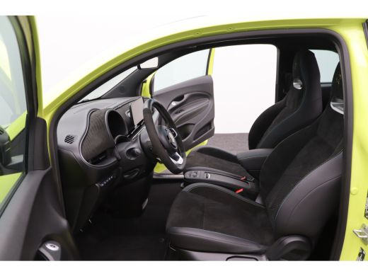 Abarth 500 Turismo 42 kWh Scorpion Design| 11 kW lader | Achterbank in delen neerklapbaar | Achteruitrijcamera ActivLease financial lease