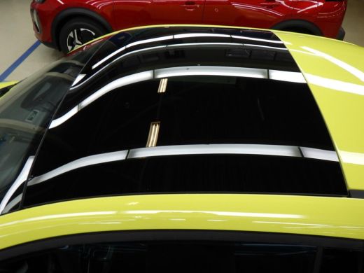 Abarth 500 Turismo 42 kWh Scorpion Design| 11 kW lader | Achterbank in delen neerklapbaar | Achteruitrijcamera ActivLease financial lease