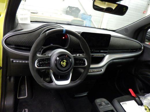 Abarth 500 Turismo 42 kWh Scorpion Design| 11 kW lader | Achterbank in delen neerklapbaar | Achteruitrijcamera ActivLease financial lease