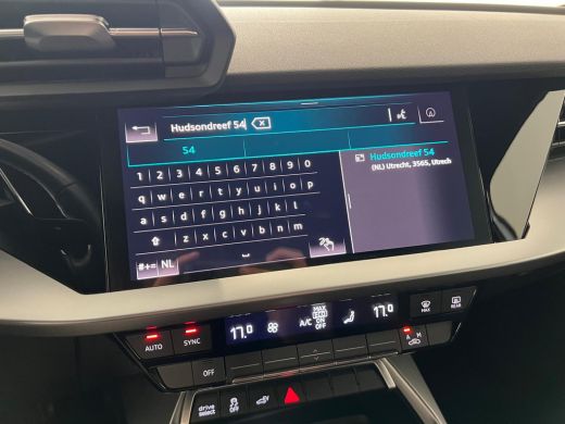 Audi A3 Sportback 40 TFSI e Business edition | Achterbank in delen neerklapbaar | Apple Carplay/Android A... ActivLease financial lease