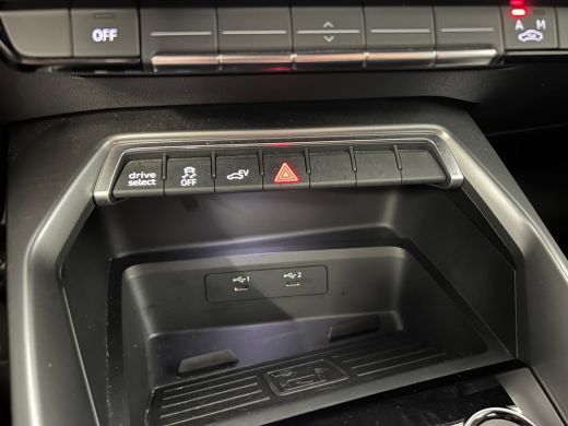Audi A3 Sportback 40 TFSI e Business edition | Achterbank in delen neerklapbaar | Apple Carplay/Android A... ActivLease financial lease
