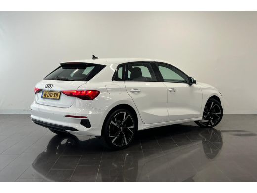 Audi A3 Sportback 40 TFSI e Business edition | Achterbank in delen neerklapbaar | Apple Carplay/Android A... ActivLease financial lease