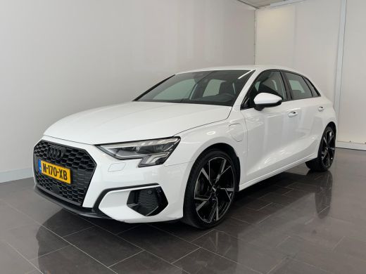 Audi A3 Sportback 40 TFSI e Business edition | Achterbank in delen neerklapbaar | Apple Carplay/Android A... ActivLease financial lease
